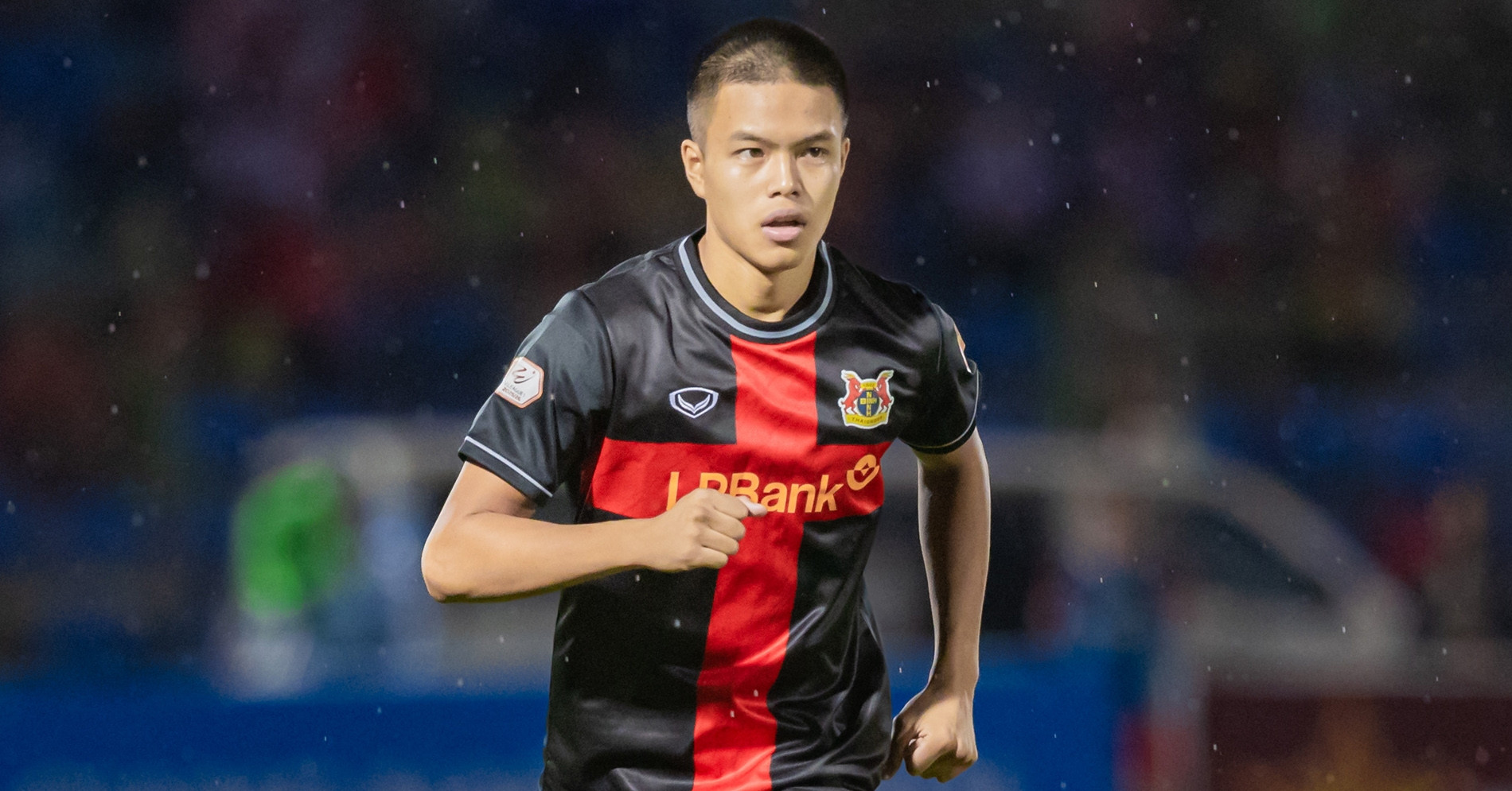 hlv kim sang sik goi cau thu viet kieu thanh trung len u23 viet nam 3185.jpg