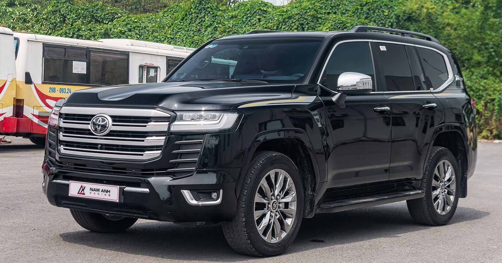 mau xe sang toyota land cruiser dat hang o dat khach e hon tai que nha 355.jpg