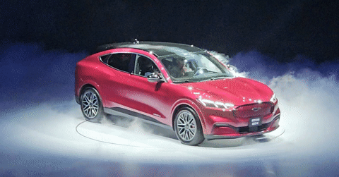 mustang mach e chinh thuc khai man cuoc choi xe dien cua ford tai viet nam 2705.gif