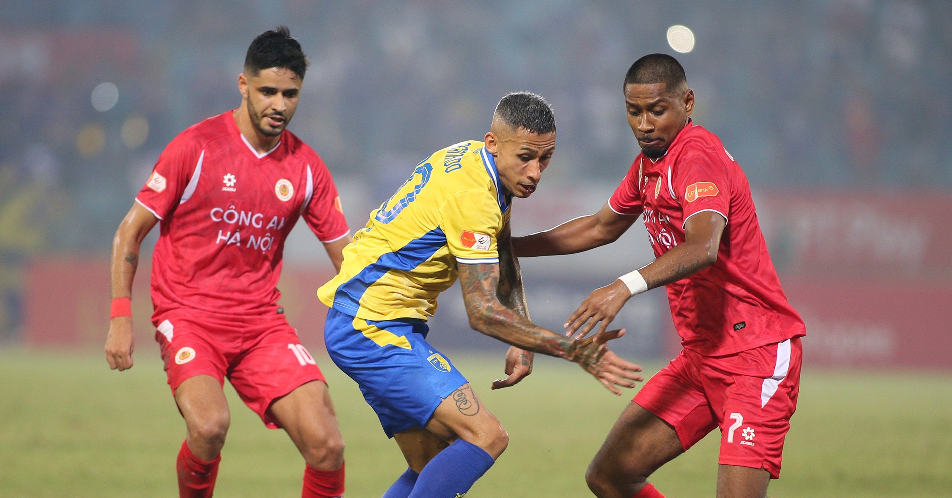 tran thuy chien 6 ban thang cua cahn vs ha noi fc 4156.jpg