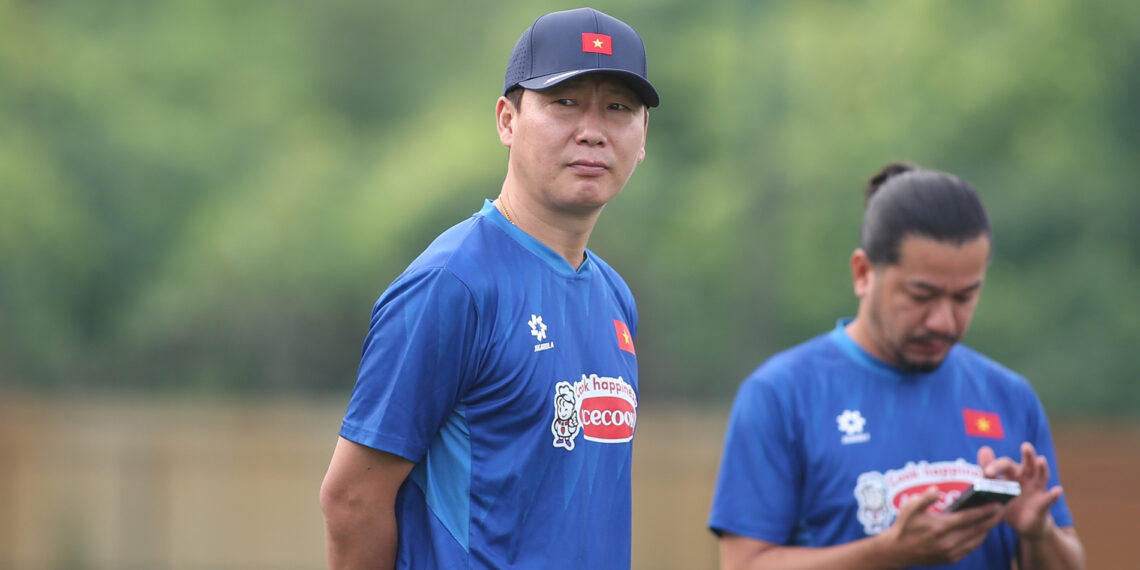 tuyen viet nam nhung dau hoi danh cho hlv kim sang sik 3829.jpg