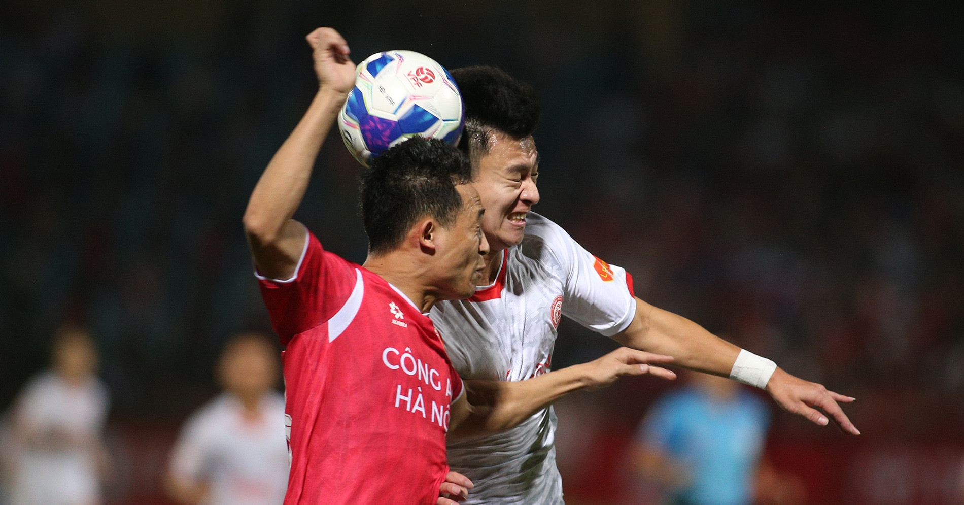 v league doi van cho tuyen viet nam 2812.jpg
