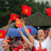 viec lam don gian truoc 24 gio giup bao ve suc khoe khi di xem dieu binh a80 1527.jpg