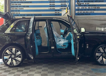 xe sieu sang rolls royce cullinan 2025 dau tien ve viet nam gia hon 20 ty dong 1420.jpg