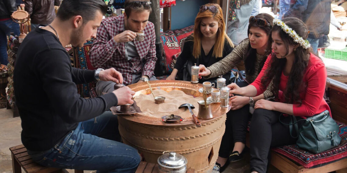 'Đọc bã' cà phê đoán vận mệnh ở Thổ Nhĩ Kỳ 2 1758945440 9595 1758945470.jpg