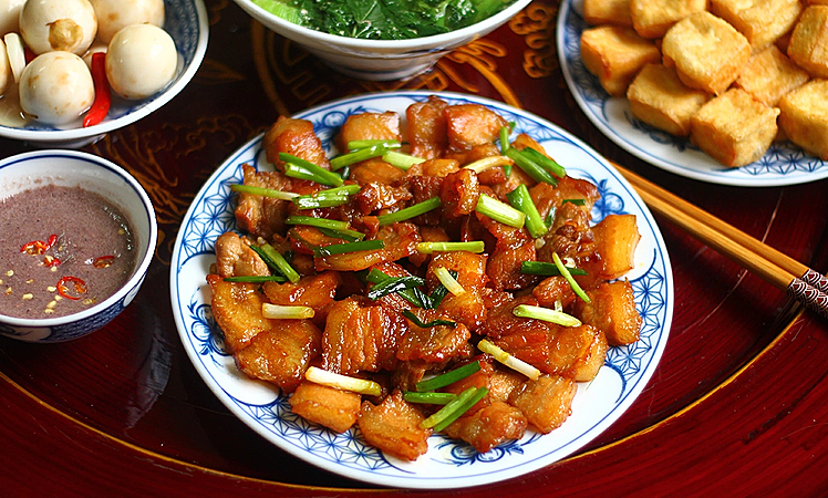 Vì sao ăn ít vẫn không giảm mỡ? 2 thit rang chay canh 2 6517 1 1314 6286 1758099624.png