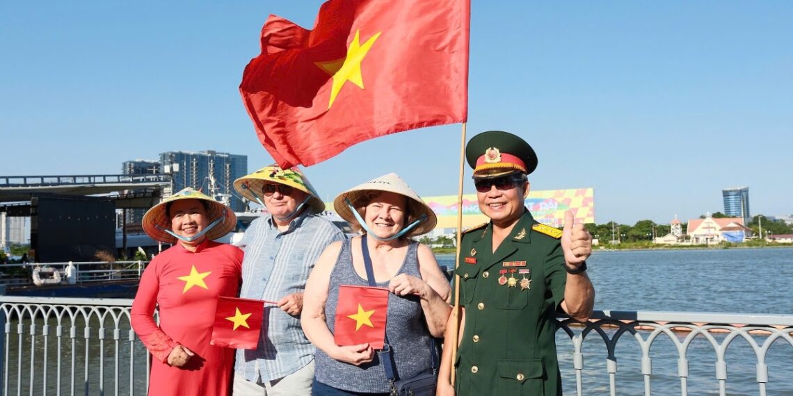 Lý do khách quốc tế quay lại Việt Nam nhiều lần không chán 25cbb7be4e96c5c89c87 175696960 4583 1669 1756969748.jpg