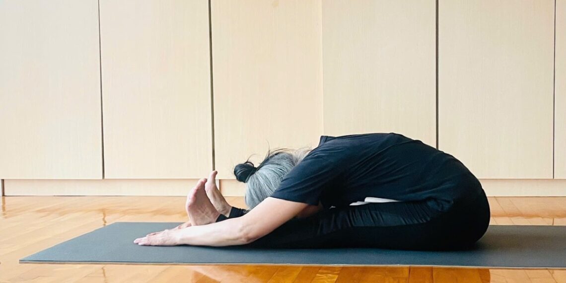 5 tư thế yoga tốt cho mắt 359a8b3b0395b6cbef84 1754880584.jpg
