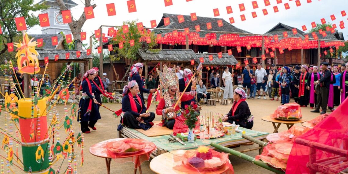 Lễ hội mùa vàng ở Bản Mây 4 1755769374.jpg
