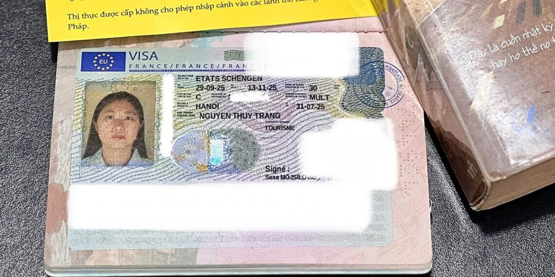 Kinh nghiệm xin visa Schengen thành công từ Thùy Trang 526880434 2813564975520406 328 8272 2143 1754798263.jpg