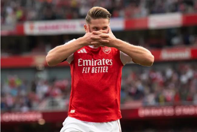 Ben White tiết lộ bất ngờ vụ Viktor Gyokeres gia nhập Arsenal 6 1009094330.png