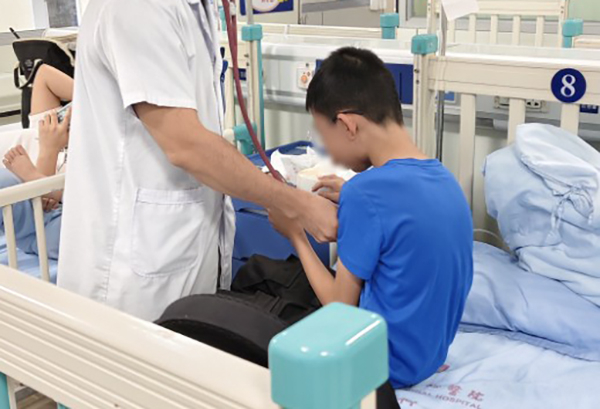 14 tiếng làm bài tập hè, bé trai cấp cứu vì rối loạn hô hấp 6 1757569447 4881 1757570623.jpg