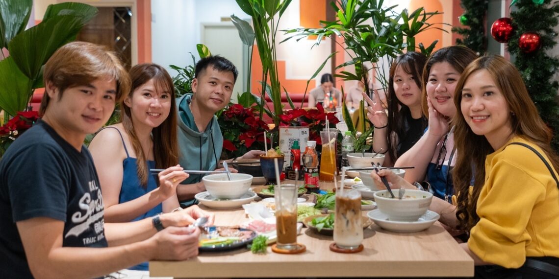 a m thu c the phoenix 17559217 5738 7937 1756090235.jpg