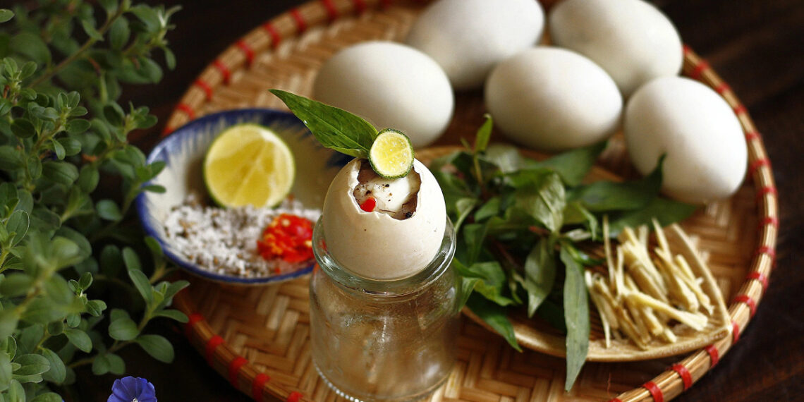 Ăn trứng vịt lộn có cải thiện sinh lý, phòng sùi mào gà? anh 4 4 9148 1690444247 169044 2182 3441 1758016067.jpg