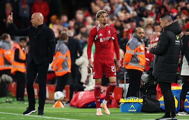 Arne Slot phủ nhận việc Liverpool phạt tiền Ekitike arne slot phu nhan viec liverpool phat tien ekitike.jpg