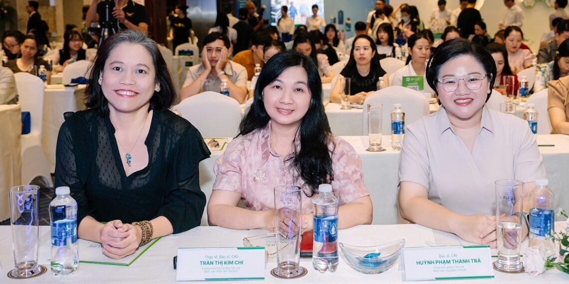 ba bao cao vien cua hoi nghi j 9918 1859 1758595377.jpg