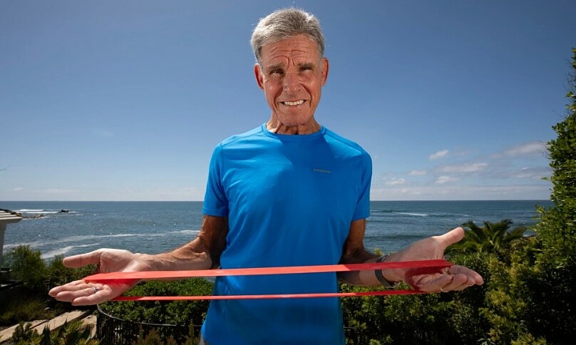 Bác sĩ tim mạch U80 trẻ hơn 13 tuổi nhờ 5 thói quen bac si 1758255434 1758255480 4250 1758255838.jpg