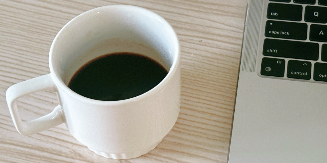 Bị tụt huyết áp nên ăn và kiêng gì? cafe3 1758009798 1758009810 8719 1758009857.png