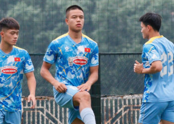 cau thu viet kieu tap sung o u23 viet nam cho ra san giai chau a 2325.jpg