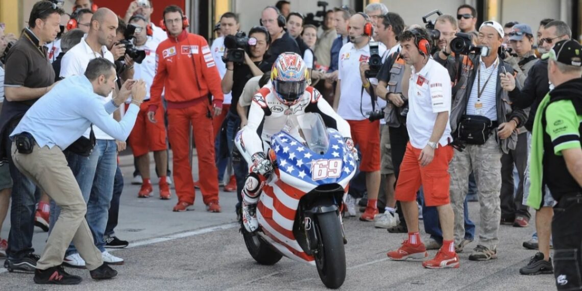 chien ma cua tay dua motogp qua co duoc dau gia khoi diem tu 6 ty dong anh2 cropped 1755231594724.jpg