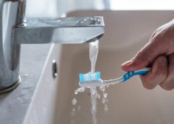 conserve water while brushing 6456 8847 1749886642.jpg