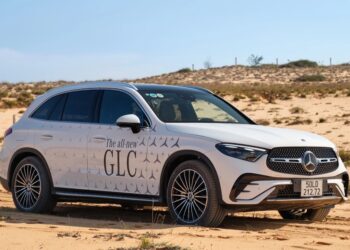 danh gia mercedes benz glc 200 anh1 crop 1694343738013.jpeg