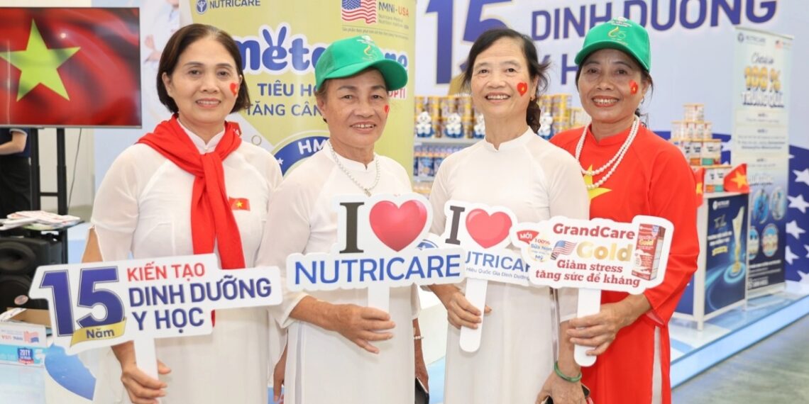 Gian hàng Nutricare ghi dấu ấn tại triển lãm 80 năm thành tựu đất nước dantri 3 1 cropped 1756443028352.jpg