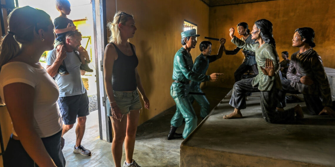 'Địa ngục trần gian' giữa lòng phố cổ Hội An, nay là điểm đến hút khách dia nguc tran gian giua long pho co hoi an nay la diem den hut khach 1802.jpeg