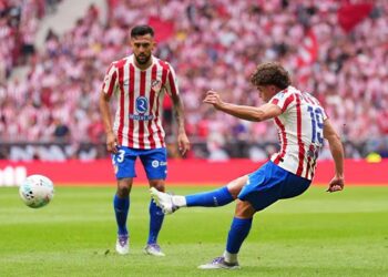 diego simeone choang ngop truoc sieu pham cua julian alvarez.jpg