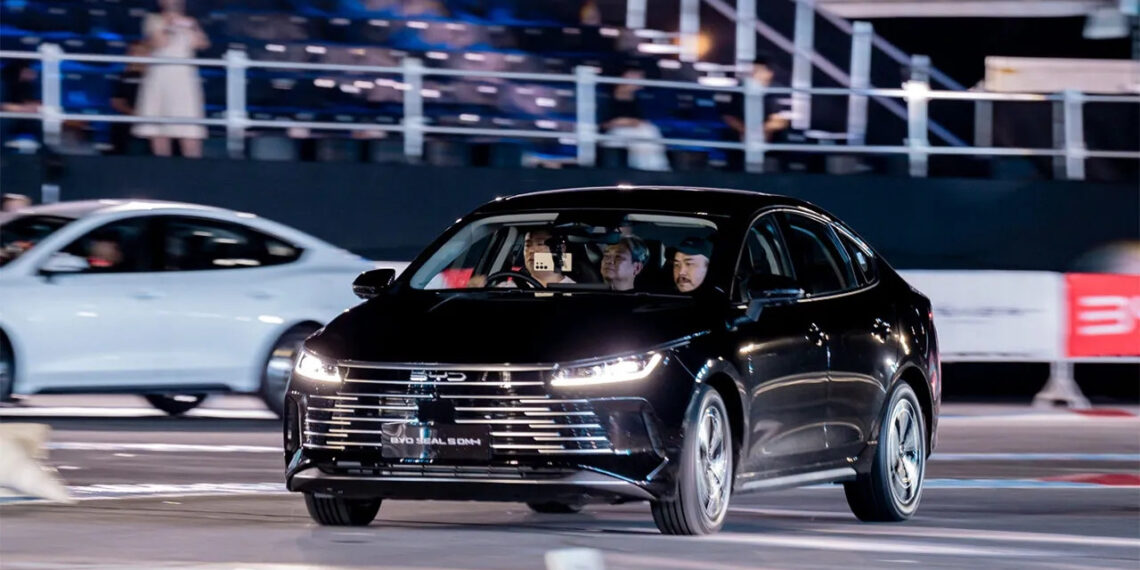 doi thu moi cua toyota corolla altis hev va honda civic ehev sap vao viet nam 1122.webp.jpeg