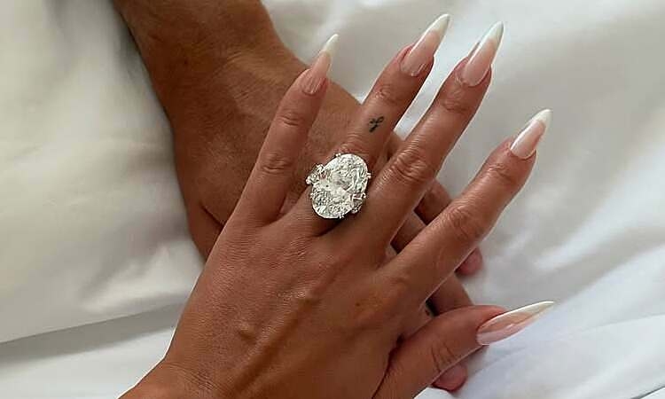 Nhẫn đính hôn của Ronaldo giá bao nhiêu? georgina ronaldo 1754968701 17 2308 4260 1754968882.jpg