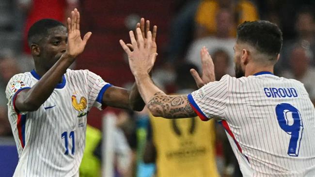 Giroud lý giải bí quyết giúp Dembele giành Quả bóng Vàng 2025 giroud dembele 2409174855.jpg