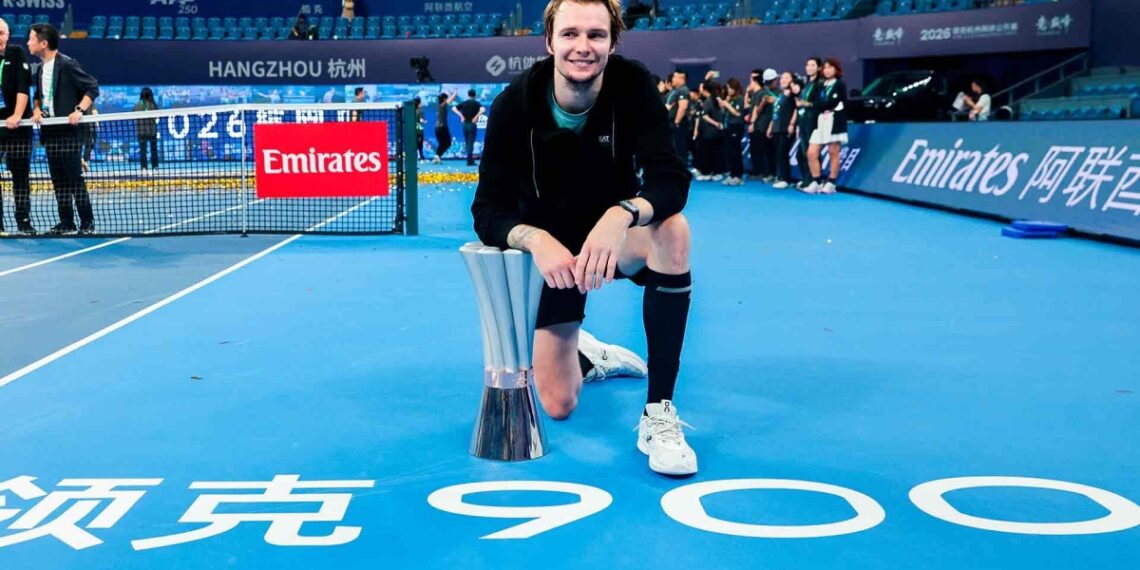 Tay vợt hết ghét tennis nhờ vô địch liên tục hangzhou2025martesbubliktrof 1 4058 4500 1758752613.jpg