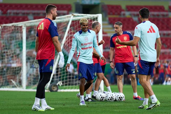 Hansi Flick chỉ trích ĐT Tây Ban Nha ép Lamine Yamal thi đấu hansi flick chi trich dt tay ban nha ep lamine yamal thi dau.jpg