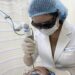 Vì sao sau phun chân mày chuyển màu xanh, xám? hinh bac si an ban laser pico 2377 2344 1752895963.jpg