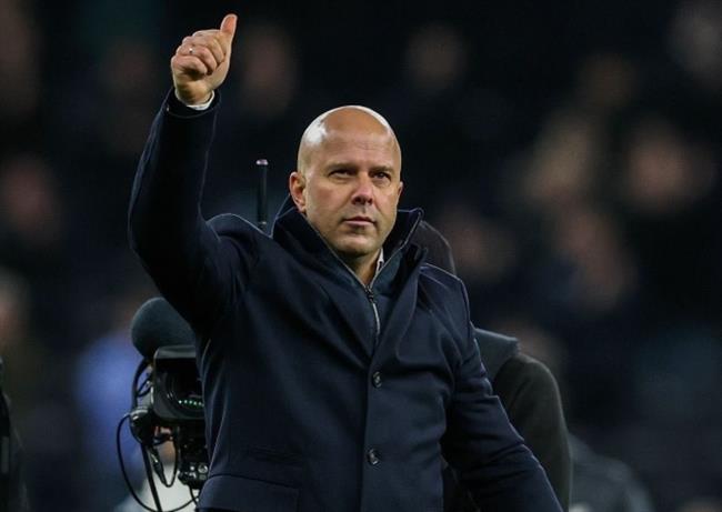 hlv arne slot than trong truoc tran ra quan tai champions league.jpg