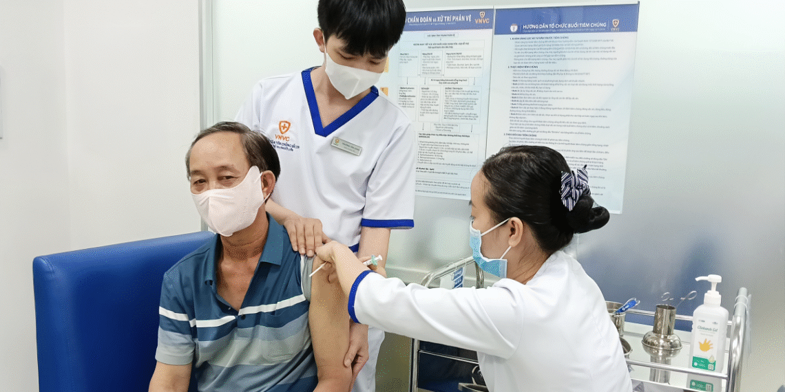 Món quà sức khỏe tặng gia đình mùa Vu Lan khach tiem vacxin tai vnvc ok 5037 2970 1757066086.png