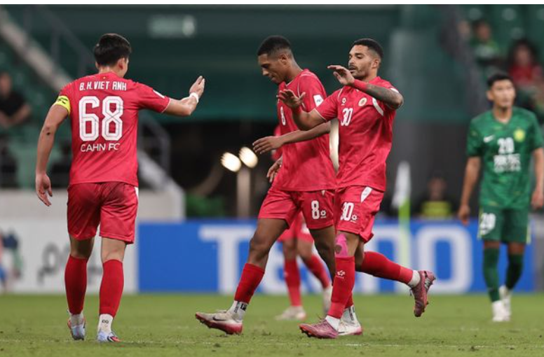 khi nguyen filip khien nguoi ta quen di van de nghiem trong cua clb cahn.png