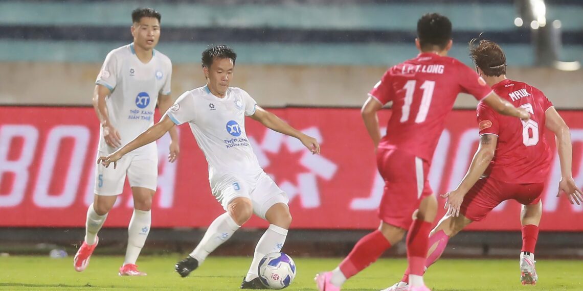 namdinh vs cahn 2909112005.jpg