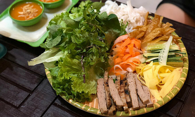 Ăn gì khi du xuân dọc đất nước dịp Tết Nguyên Đán? nem nuong 1 1863 1617623121 53 2324 8316 1706253864.jpg