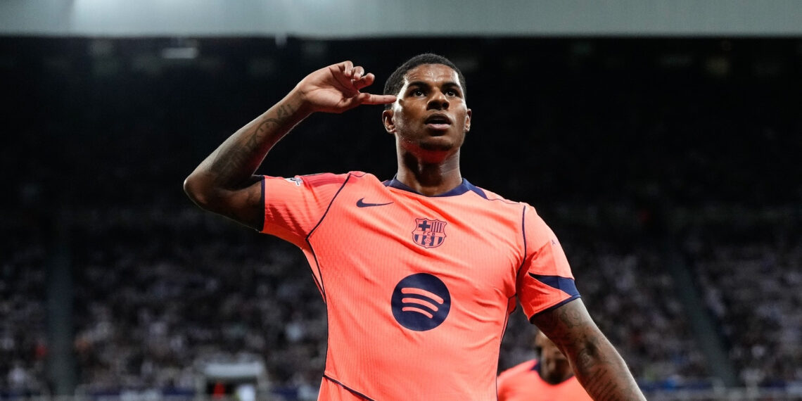 Rashford hóa người hùng, Barca thắng nghẹt thở Newcastle newcastle vs barca 135.jpg