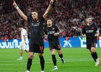 nhan dinh leverkusen vs monchengladbach 22h30 ngay 219 diem tua san nha.jpg