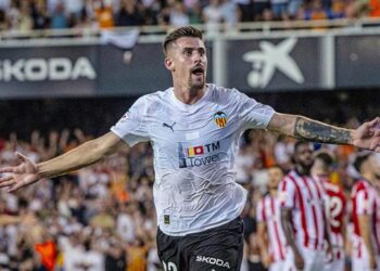 nhan dinh valencia vs real oviedo 02h00 ngay 309 ha guc doi khach.jpg