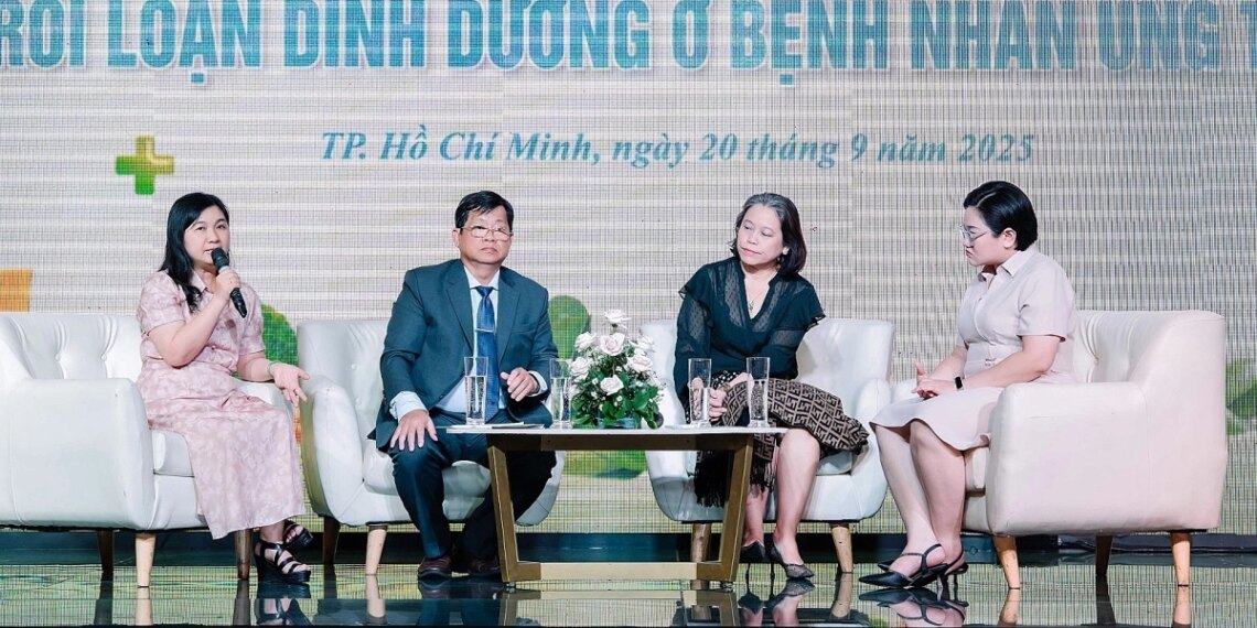phien thao luan cung chu toa v 8294 8050 1758770590.jpg