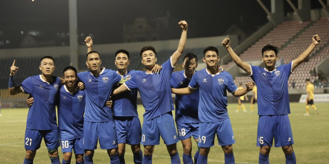 quang ninh fc them lua cho cuoc dua thang hang v league 45.jpg