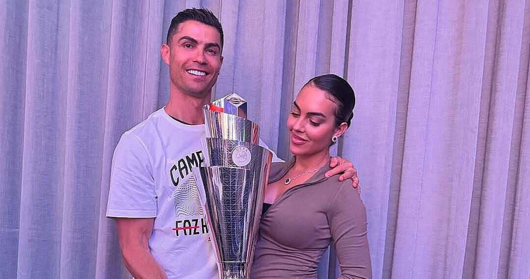 Ronaldo đính hôn với Georgina ronaldo georgina 1754938024 17 3301 6806 1754938117.jpg