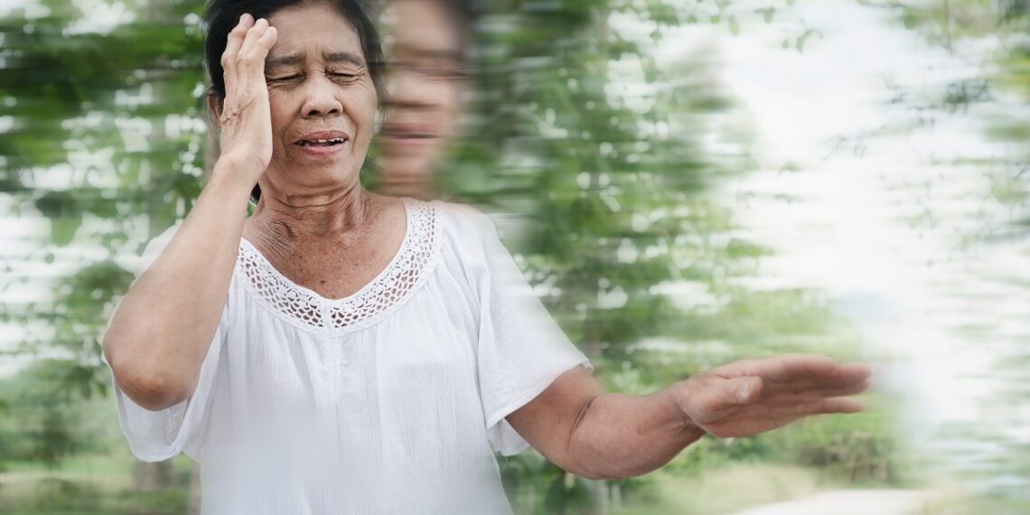 Cách cải thiện triệu chứng chóng mặt, ù tai shutterstock 2616286851 175306 5845 1674 1753061832.jpg