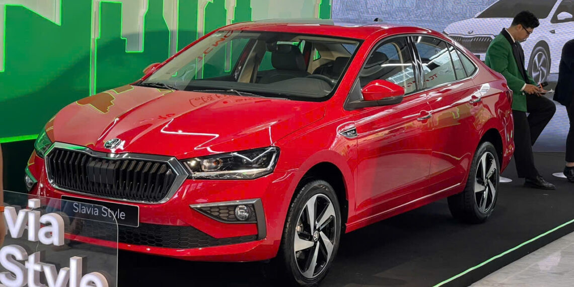 skoda slavia ra mat tai viet nam co gi de dau toyota vios hyundai accent 1088.jpg