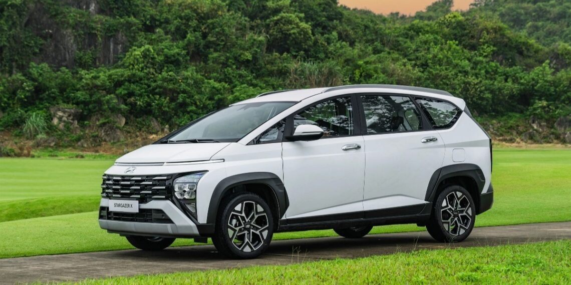 so sanh hyundai stargazer x cao cap va mitsubishi xpander at anh1 crop 1713407159205.jpeg