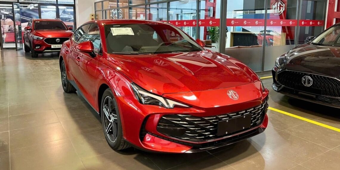 so sanh mg7 tieu chuan va ban cao nhat cua mazda3 anh1 crop 1725086588552.jpeg